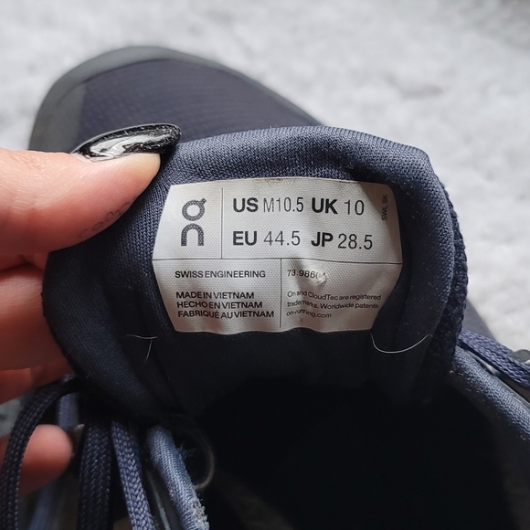 ON RUNNING Cloudwander Waterproof Hiking Shoes - Picture 5 of 5